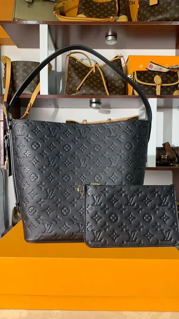 Two-piece handbag sets: example style