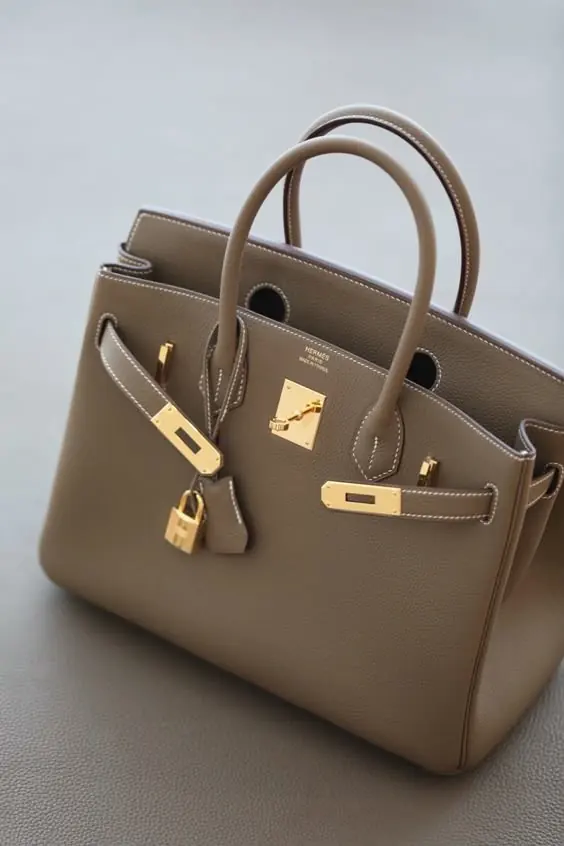 Structured handbags: example style