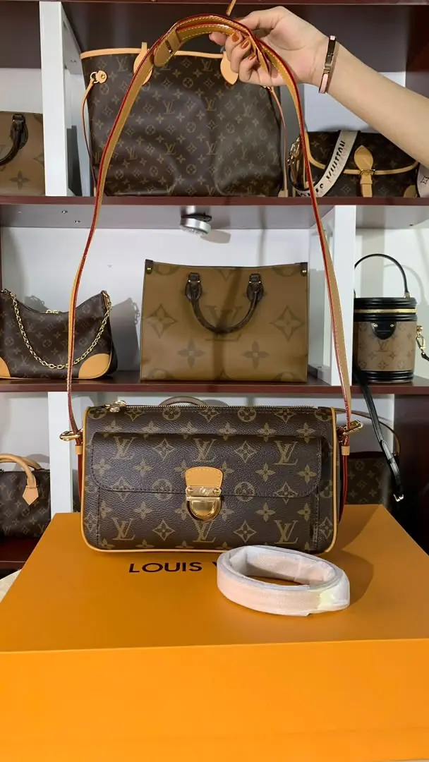Mini crossbody bags: example style